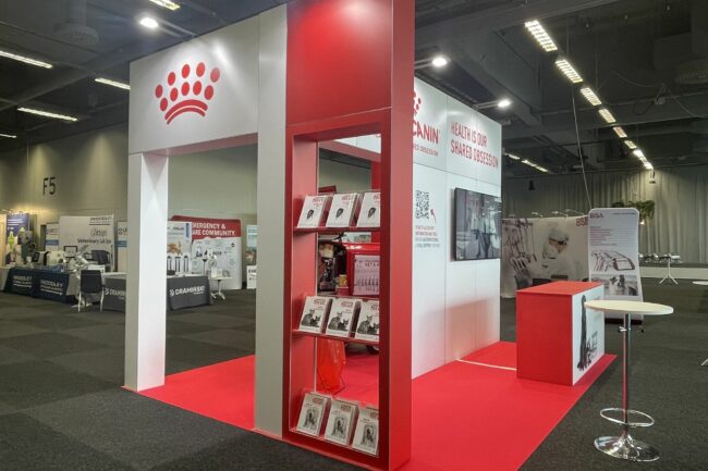 Congrès EVECC à Göteborg : construction du stand pour Royal Canin Congrès EVECC à Göteborg : construction du stand pour Royal Canin